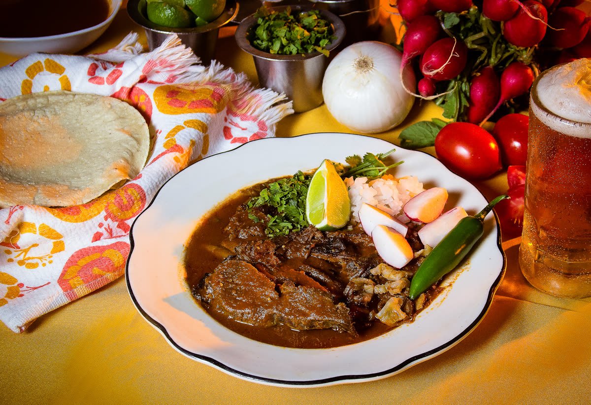 Birria tatemada fotografiada en La Barca, Jalisco